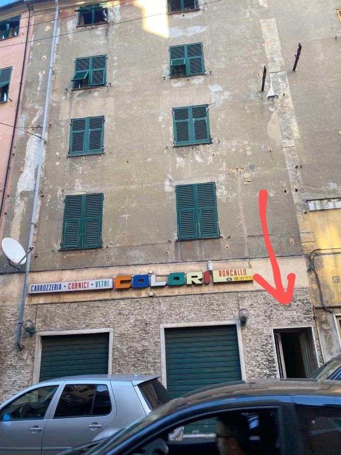 Una Stanza In Un Appartamento جنوة المظهر الخارجي الصورة